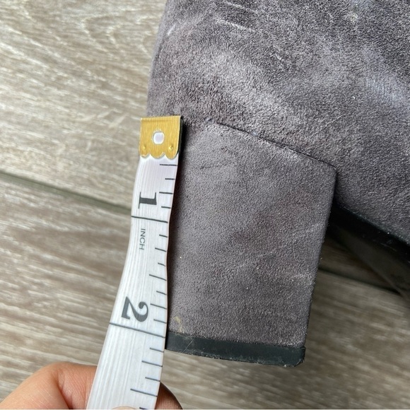 ROGER VIVIER Polly Suede Buckle Knee  Boot In Grey - Picture 14 of 15